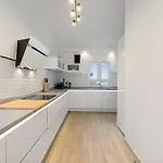 Home4u Mediterranean Sea Views Alkaff Дом отдыха