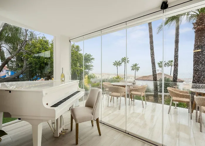 Home4u Mediterranean Sea Views Alkaff *